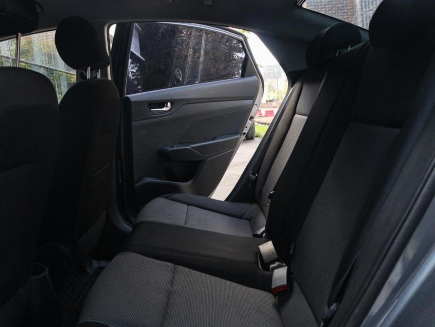 Hyundai Solaris II Москва  - изображение 9