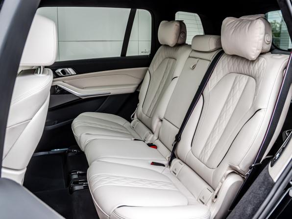 BMW X7 I (G07) Рестайлинг с пробегом 2025 года, цена 17 500 000 рублей, 5491 км, внедорожник, Автокод Объявления