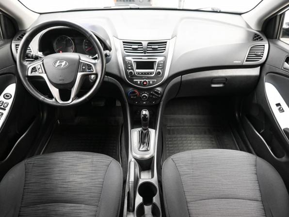 Hyundai Solaris I Рестайлинг с пробегом 2015 года, цена 909 900 рублей, 225307 км, седан, Автокод Объявления