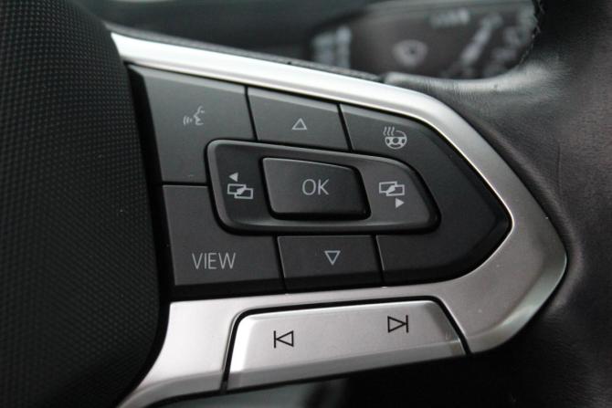 Volkswagen Tiguan II Рестайлинг с пробегом 2021 года, цена 2 745 000 рублей, 92730 км, внедорожник, Автокод Объявления