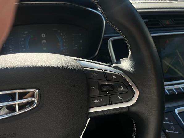 Geely Atlas Pro с пробегом 2023 года, цена 2 099 000 рублей, 60128 км, внедорожник, Автокод Объявления