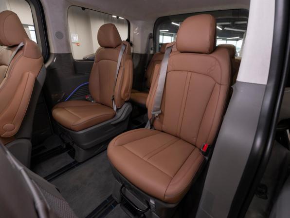 Hyundai Staria I с пробегом 2025 года, цена 8 350 000 рублей, 500 км, минивэн, Автокод Объявления