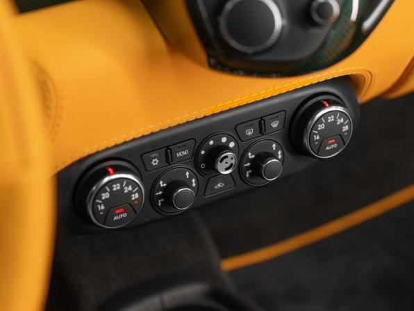 Ferrari 458 с пробегом 2012 года, цена 28 500 000 рублей, 7448 км, родстер, Автокод Объявления