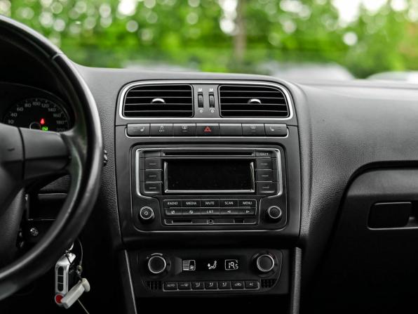 Volkswagen Polo V с пробегом 2012 года, цена 865 000 рублей, 104405 км, седан, Автокод Объявления