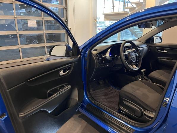 Kia Rio IV Рестайлинг с пробегом 2021 года, цена 1 385 000 рублей, 98097 км, седан, Автокод Объявления