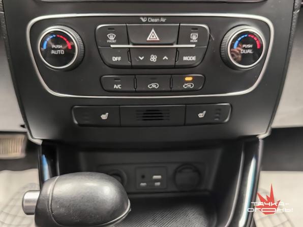 Kia Sorento II Рестайлинг с пробегом 2017 года, цена 2 098 000 рублей, 125000 км, внедорожник, Автокод Объявления