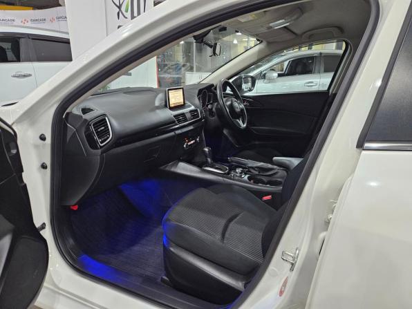 Mazda Axela III с пробегом 2014 года, цена 1 450 000 рублей, 98129 км, седан, Автокод Объявления