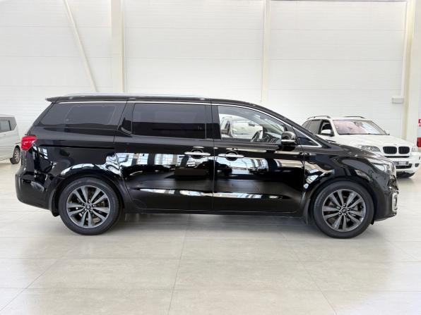 Kia Carnival III с пробегом 2017 года, цена 2 245 000 рублей, 188880 км, минивэн, Автокод Объявления