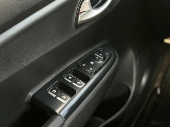 Kia Rio IV с пробегом 2018 года, цена 1 220 000 рублей, 175000 км, седан, Автокод Объявления