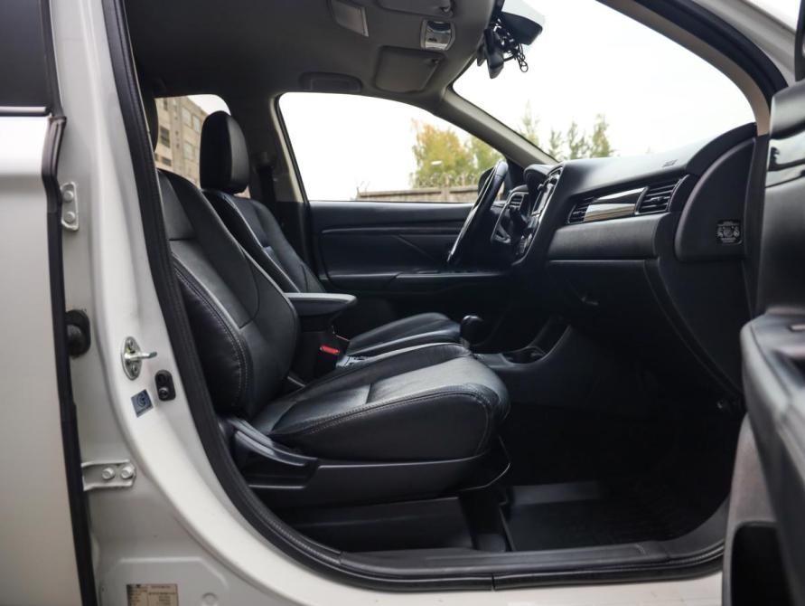 Mitsubishi Outlander III Рестайлинг 2 Санкт-Петербург  - изображение 22