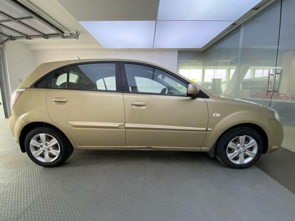 Kia Rio II Рестайлинг с пробегом 2011 года, цена 625 000 рублей, 236639 км, хэтчбек, Автокод Объявления