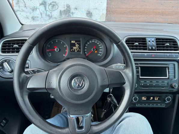 Volkswagen Polo V с пробегом 2014 года, цена 877 000 рублей, 106000 км, седан, Автокод Объявления