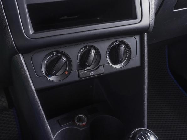Volkswagen Polo V с пробегом 2013 года, цена 830 000 рублей, 107480 км, седан, Автокод Объявления