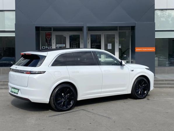 Li Auto (Lixiang) L7 I с пробегом 2024 года, цена 5 645 000 рублей, 52640 км, внедорожник, Автокод Объявления