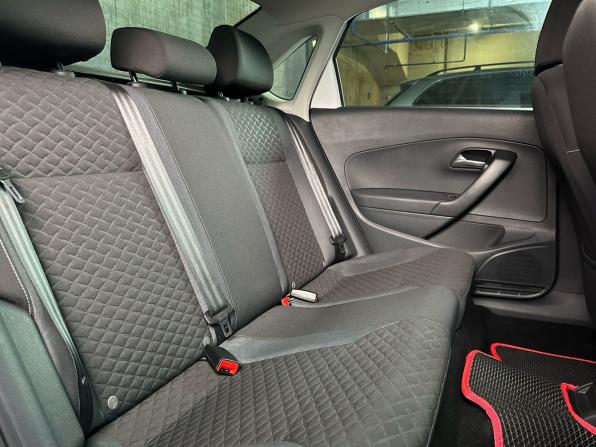 Volkswagen Polo V Рестайлинг с пробегом 2018 года, цена 1 399 000 рублей, 77227 км, седан, Автокод Объявления