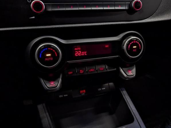 Kia Rio IV Рестайлинг с пробегом 2021 года, цена 1 895 000 рублей, 29037 км, хэтчбек, Автокод Объявления