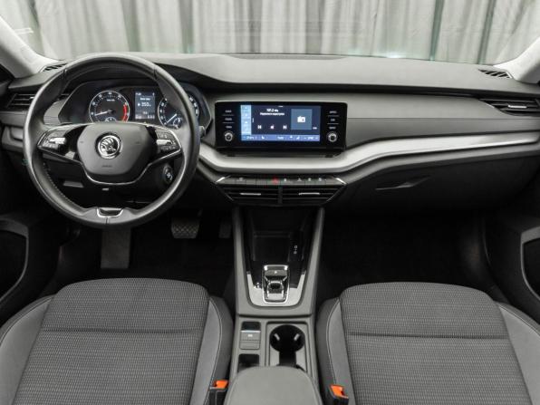 Skoda Octavia IV (A8) с пробегом 2021 года, цена 2 360 000 рублей, 51116 км, лифтбек, Автокод Объявления