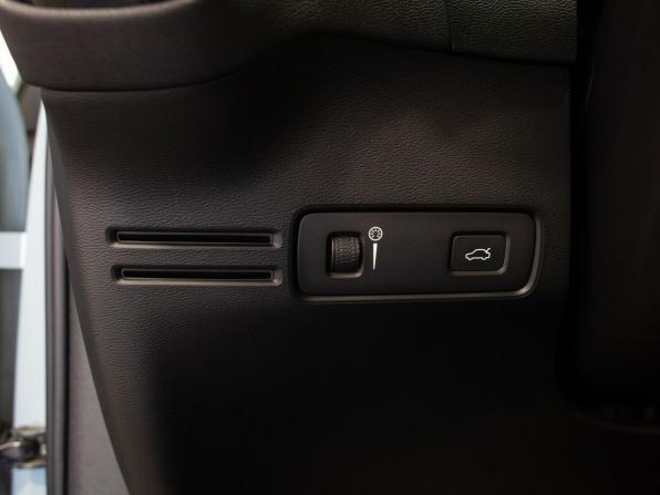 Volvo XC40 I с пробегом 2019 года, цена 2 170 000 рублей, 220536 км, внедорожник, Автокод Объявления