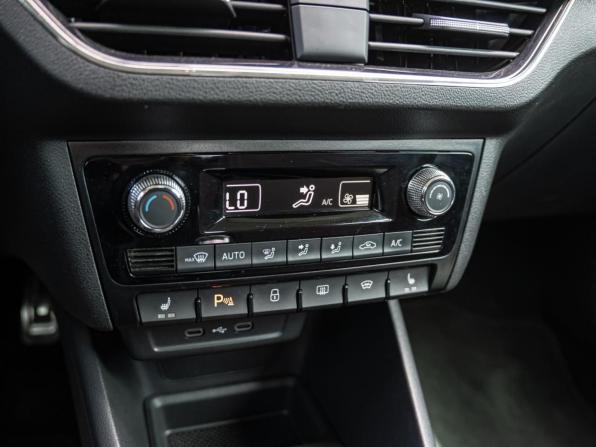 Skoda Rapid II с пробегом 2021 года, цена 2 210 000 рублей, 79105 км, лифтбек, Автокод Объявления