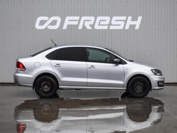 Volkswagen Polo V Рестайлинг с пробегом 2015 года, цена 935 000 рублей, 115183 км, седан, Автокод Объявления