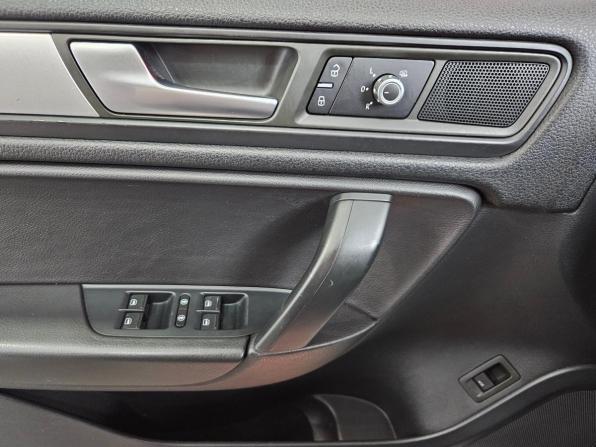 Volkswagen Touareg II с пробегом 2013 года, цена 1 899 000 рублей, 200121 км, внедорожник, Автокод Объявления