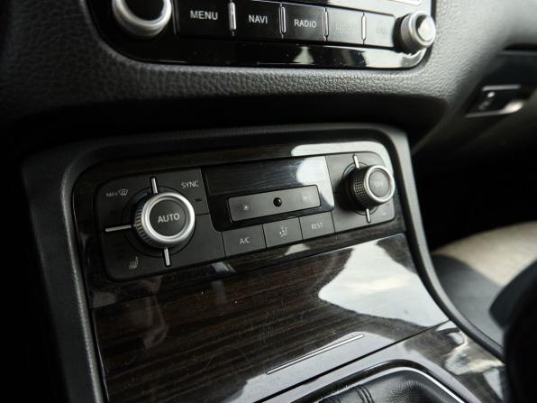Volkswagen Touareg II Рестайлинг с пробегом 2014 года, цена 2 400 000 рублей, 168012 км, внедорожник, Автокод Объявления