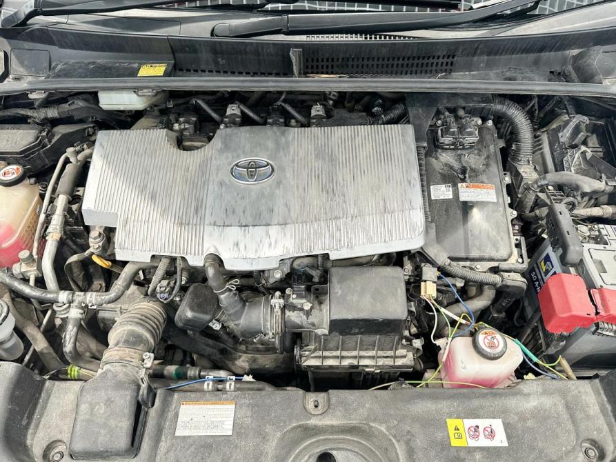 Toyota Prius IV (XW50) Екатеринбург  - изображение 4