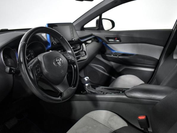 Toyota C-HR I с пробегом 2018 года, цена 1 900 000 рублей, 90632 км, внедорожник, Автокод Объявления
