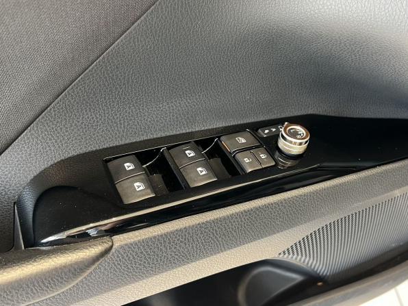 Toyota Camry VIII (XV70) с пробегом 2018 года, цена 2 390 000 рублей, 134000 км, седан, Автокод Объявления