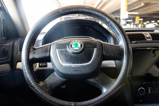 Skoda Octavia II (A5) Рестайлинг с пробегом 2010 года, цена 710 000 рублей, 116875 км, лифтбек, Автокод Объявления