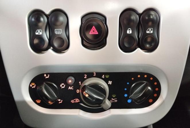 Renault Sandero I с пробегом 2011 года, цена 653 000 рублей, 83168 км, хэтчбек, Автокод Объявления