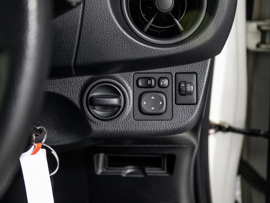 Toyota Vitz III (XP130) Рестайлинг 2 Иркутск  - изображение 13