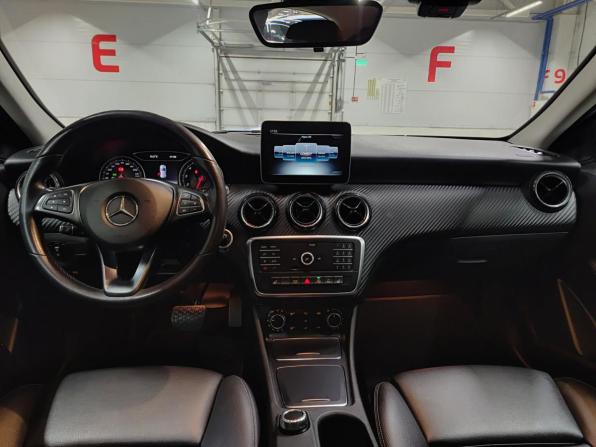 Mercedes-Benz GLA I (X156) Рестайлинг с пробегом 2019 года, цена 2 380 000 рублей, 112218 км, внедорожник, Автокод Объявления