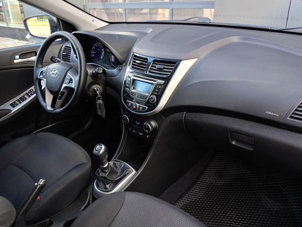Hyundai Solaris I Рестайлинг с пробегом 2015 года, цена 869 000 рублей, 140762 км, хэтчбек, Автокод Объявления