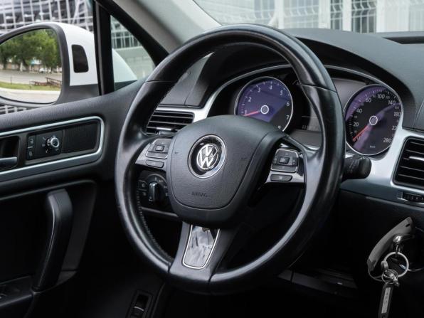 Volkswagen Touareg II с пробегом 2014 года, цена 2 230 000 рублей, 227015 км, внедорожник, Автокод Объявления