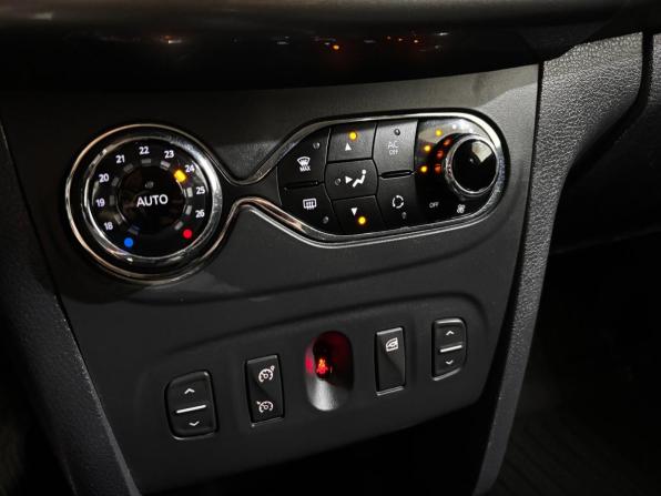 Renault Sandero II с пробегом 2014 года, цена 770 000 рублей, 156831 км, хэтчбек, Автокод Объявления