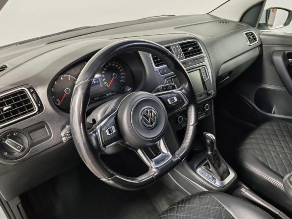 Volkswagen Polo V Рестайлинг с пробегом 2019 года, цена 1 175 000 рублей, 112007 км, седан, Автокод Объявления