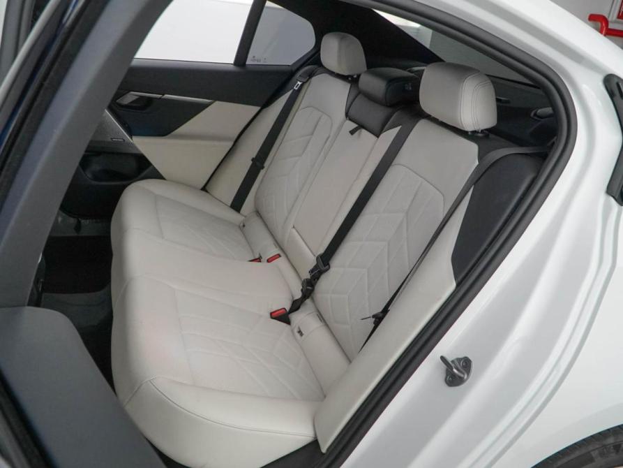 BMW 5 серии VIII (G60/G61/G68) Москва  - изображение 9