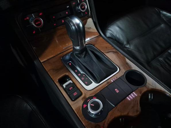 Volkswagen Touareg II с пробегом 2011 года, цена 1 680 000 рублей, 324000 км, внедорожник, Автокод Объявления
