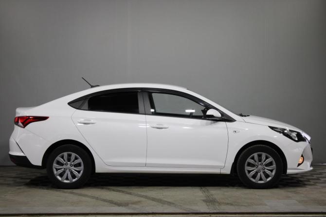 Hyundai Solaris II Рестайлинг с пробегом 2021 года, цена 1 790 000 рублей, 43176 км, седан, Автокод Объявления