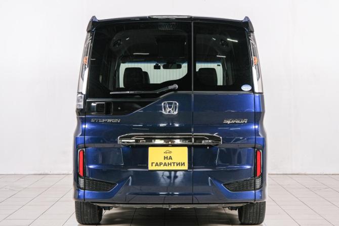 Honda Stepwgn V Рестайлинг с пробегом 2021 года, цена 2 999 000 рублей, 48000 км, минивэн, Автокод Объявления