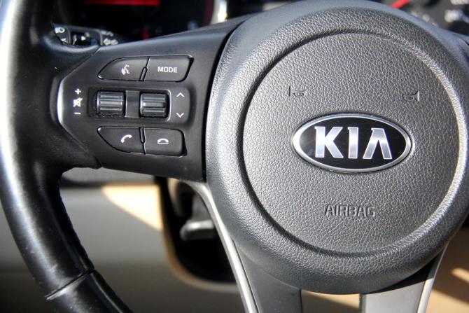Kia Carnival III с пробегом 2019 года, цена 2 940 300 рублей, 118124 км, минивэн, Автокод Объявления