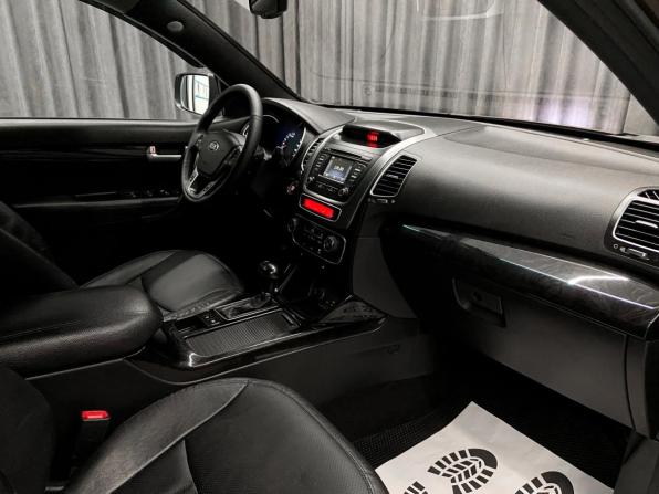 Kia Sorento II Рестайлинг с пробегом 2015 года, цена 1 700 000 рублей, 191005 км, внедорожник, Автокод Объявления