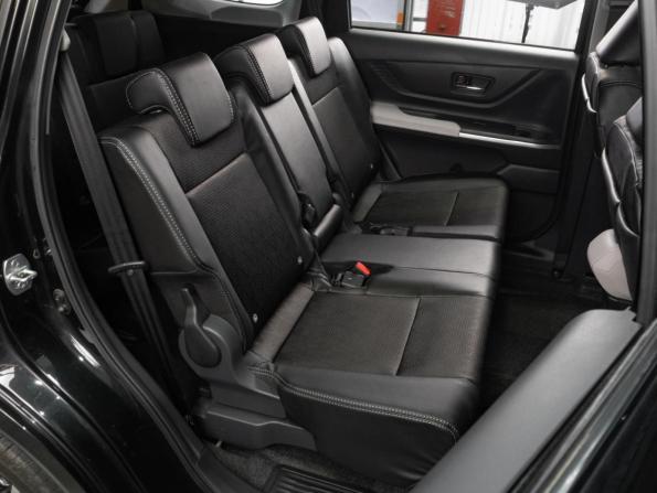 Toyota Veloz с пробегом 2023 года, цена 4 239 000 рублей, 74 км, минивэн, Автокод Объявления