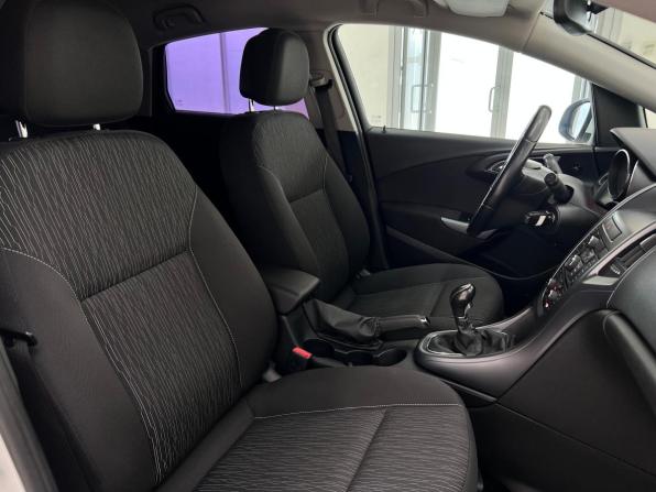 Opel Astra J Рестайлинг с пробегом 2013 года, цена 785 000 рублей, 113325 км, хэтчбек, Автокод Объявления