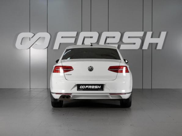 Volkswagen Passat B8 с пробегом 2019 года, цена 2 449 000 рублей, 134499 км, седан, Автокод Объявления