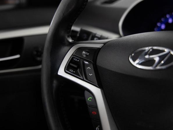 Hyundai Veloster I с пробегом 2013 года, цена 980 000 рублей, 213000 км, хэтчбек, Автокод Объявления