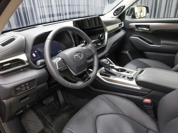 Toyota Highlander IV (XU70) с пробегом 2025 года, цена 5 649 000 рублей, 8248 км, внедорожник, Автокод Объявления