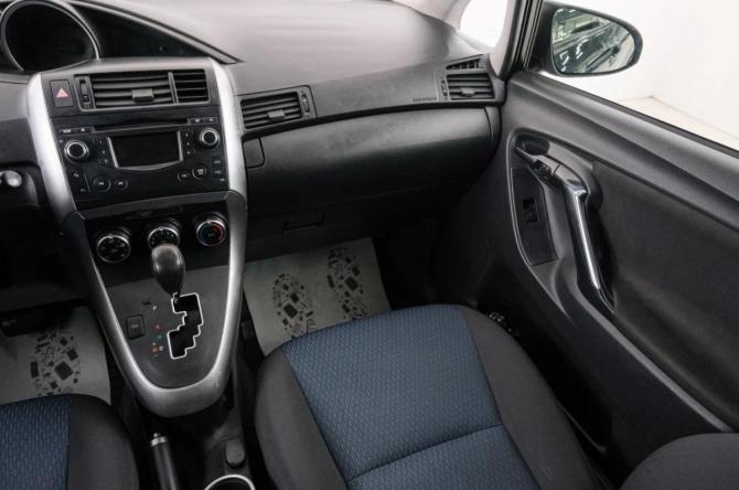Toyota Verso I Рестайлинг с пробегом 2013 года, цена 1 299 000 рублей, 237091 км, компактвэн, Автокод Объявления