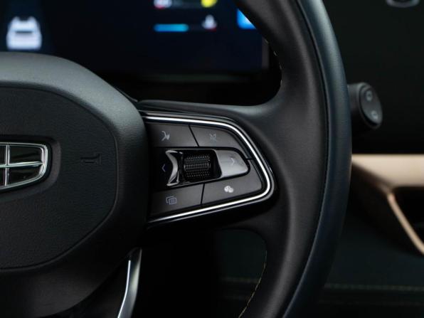 Geely Monjaro I с пробегом 2023 года, цена 3 248 046 рублей, 32003 км, внедорожник, Автокод Объявления
